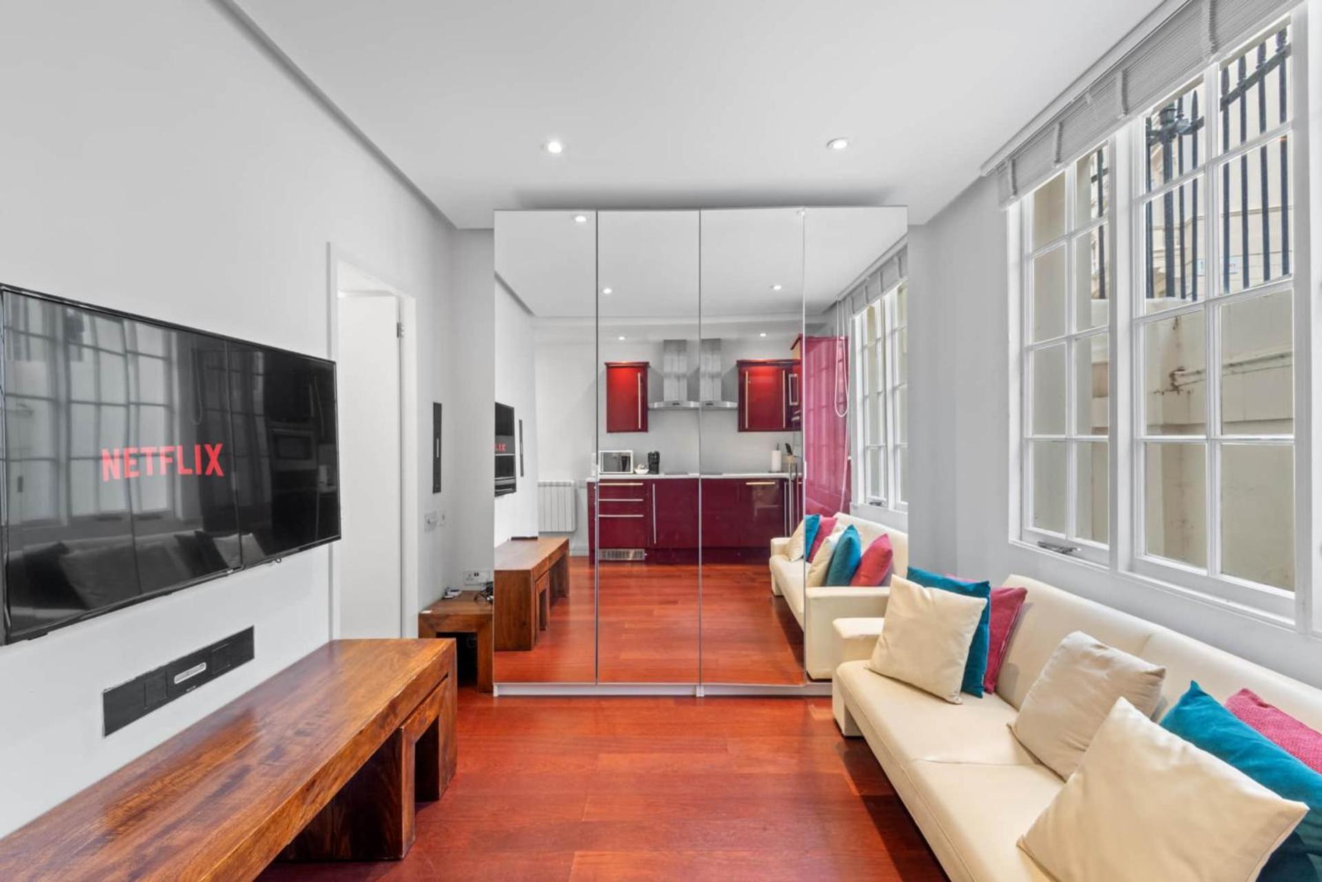 Londwell, Sloane Square & Belgravia Private Terrace Boutique Apartament